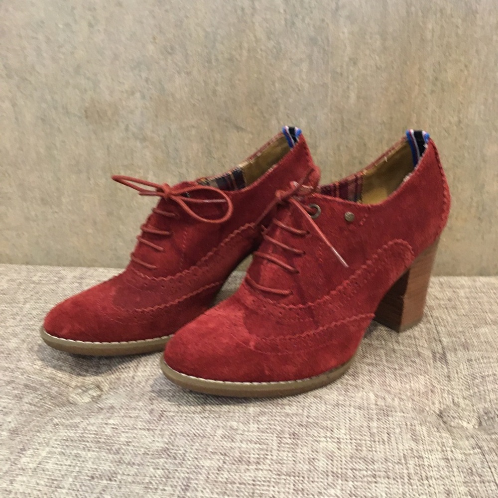 Red Suede Lace-Up Heeled Oxfords